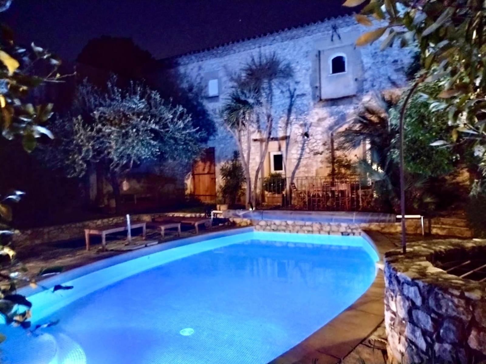 La Maison Des Autres, Piscine Chauffee, Chambres D'Hotes Proches Uzes, Nimes, Pont Du Gard Saint-Genies-de-Malgoires エクステリア 写真