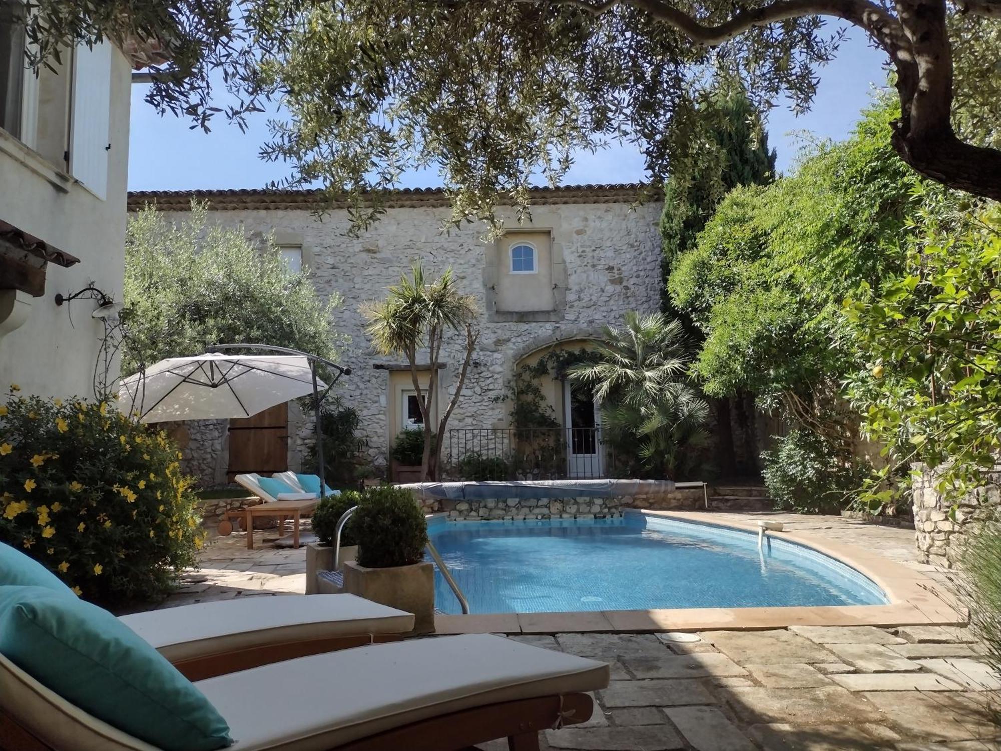 La Maison Des Autres, Piscine Chauffee, Chambres D'Hotes Proches Uzes, Nimes, Pont Du Gard Saint-Genies-de-Malgoires エクステリア 写真